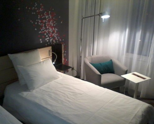 łóżko hotelowe